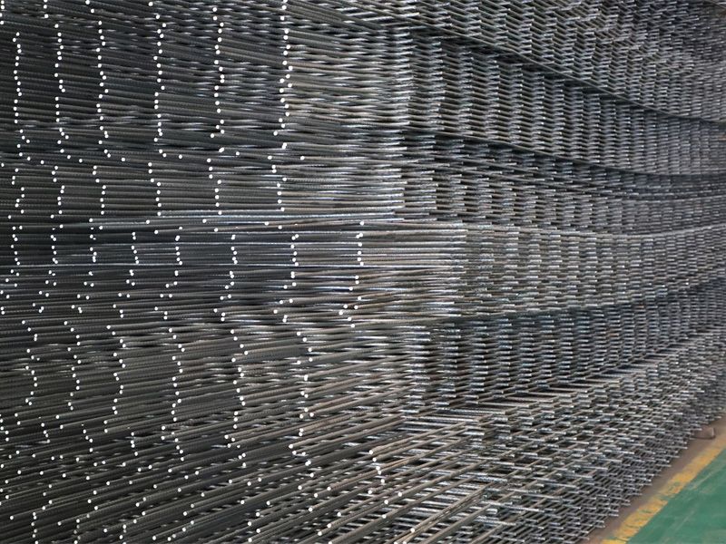 現(xiàn)貨強(qiáng)期貨弱 下周重要窗口期鋼市這樣走！